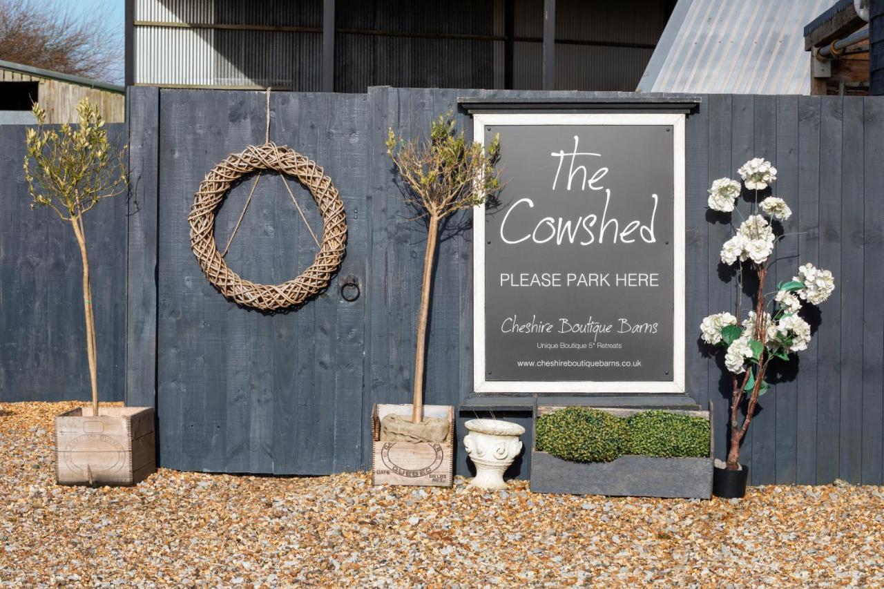 The Cowshed At Cheshire Boutique Barns Nantwich Exterior foto